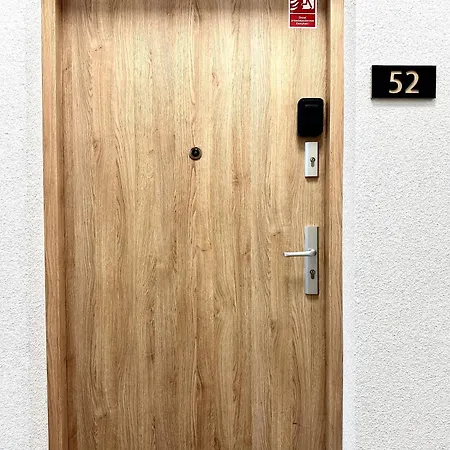 Zarembowicza 52 - Self Check-in 20h - Lift Wrocław